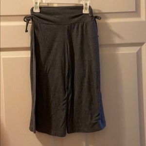 Girls gaucho pants, size 7/8 (small)